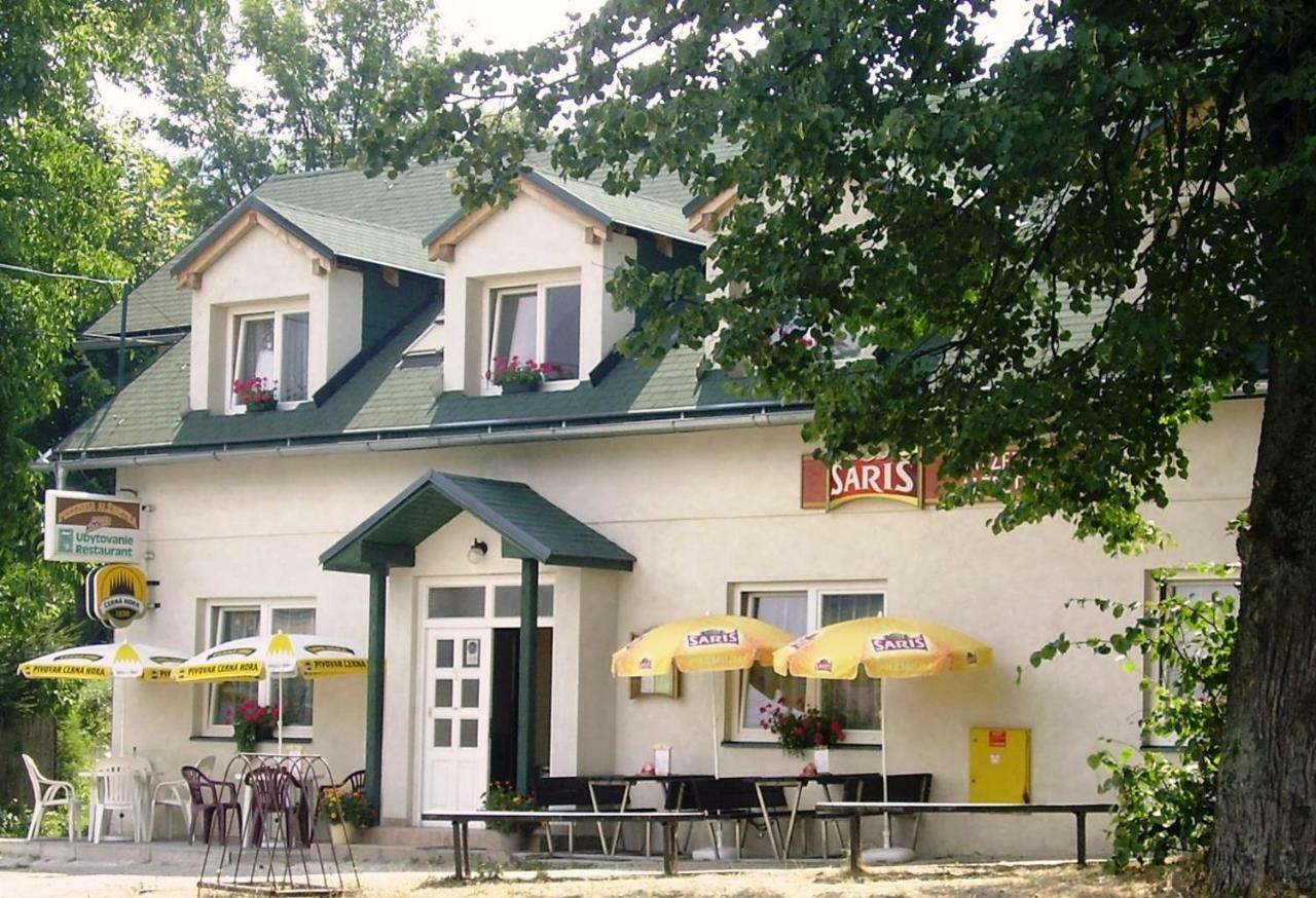 Pizzeria Alzbetka Hotel Strecno Exterior photo